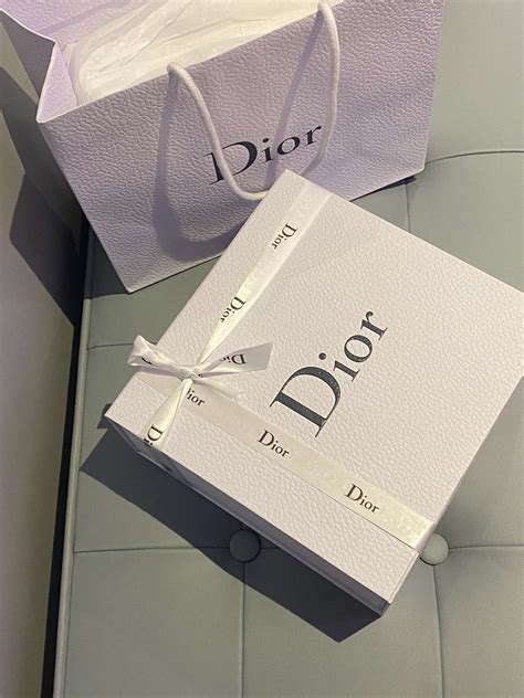 dior packaging velvet.